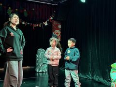-猴有戏教育戏剧·音乐剧·主持口才·演讲朗诵辩论(环球港华师大校区)