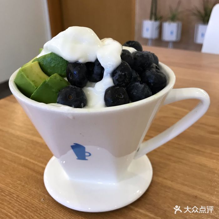 blueglass yogurt阿秋拉尕酸奶(环球贸易中心店)牛油果蓝莓酸奶图片