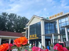 -窦店服务区-停车场