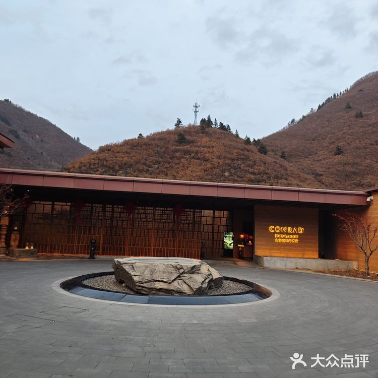 699的牦牛套餐虽然只是两人餐，但是我们三个人去都够了