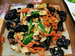 -萨宁音登锡伯风味餐厅(一楼店)