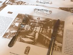 -Majestic Café