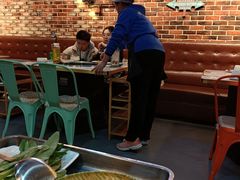 -哈尔滨烧烤·山河村铁锅炖(交大店)