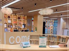 -漕河泾街道图书馆(漕河泾社区文化活动中心店)