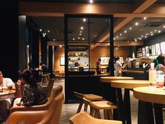 大堂-星巴克(杭州湖滨银泰E区店)