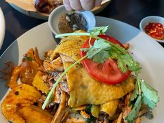 -大头虾越式风味餐厅(光明广场店)