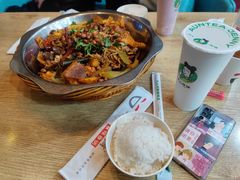 -愉肴麻辣香锅(中山路店)
