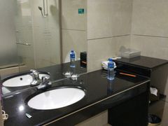 -华海酒店(茂名高铁站店)