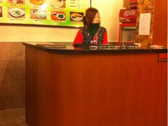 实在的店员之一-阿超过桥米线(画展路店)