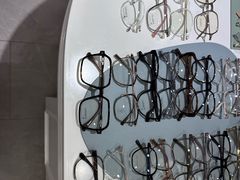-GOOMI久米眼镜·蔡司·依视路·明月官方授权店(龙德紫金店)