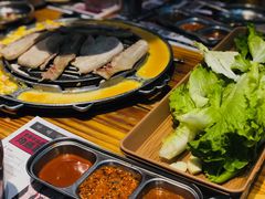 -青瓦炭韩潮烤肉(花园道店)