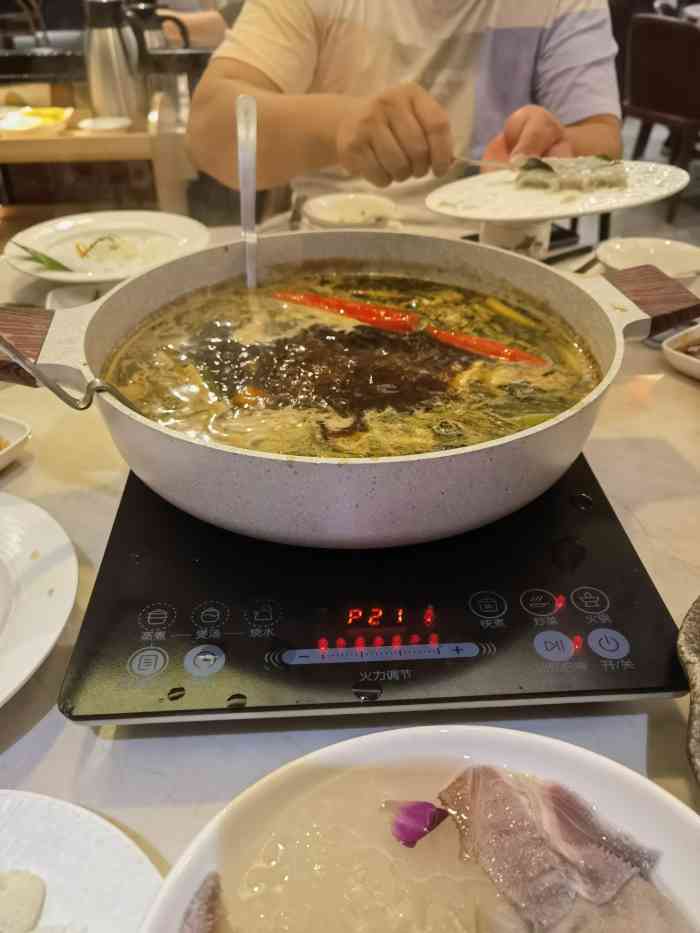 围炉夜话(金冠商业中心店)-"必吃榜上的店节假日果然人多,下午五点