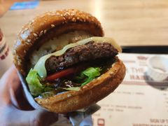 -The Habit Burger Grill 哈比特汉堡(复兴soho店)