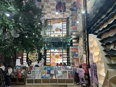 -钟书阁(松江泰晤士小镇店)