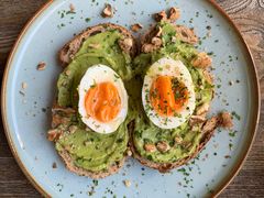 牛油果煮蛋吐司-RAC BAR(安福路店)