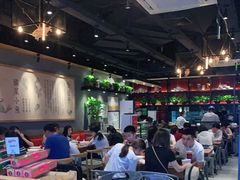 大堂-渝是乎酸菜鱼·川渝小炒(新世界百货望京店)