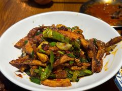 火爆牛肠-柴窝堡22号辣子鸡·传承新疆菜