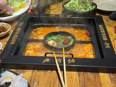 -老牌坊云南鱼豆花火锅(爱建店)