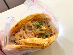 锅盔夹凉粉-张婆婆香酥锅盔(平福路店)