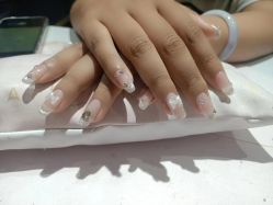 -甲·铺轻奢美甲美睫