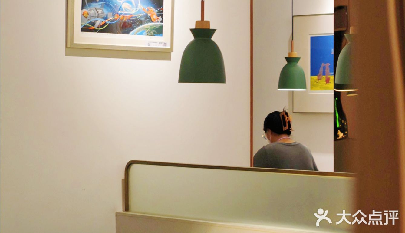 老广探店 | 系画廊餐厅食正宗顺德风生水起手撕鸡！