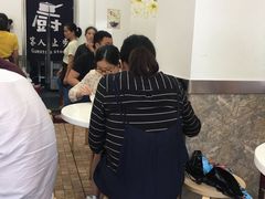 等位区-芬芳甜品(体育东横街店)