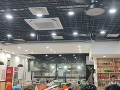 大堂-老何家后安粉·糟粕醋海鲜火锅(三亚湾椰梦长廊店)