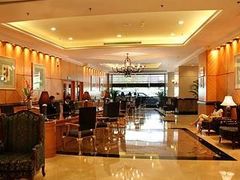 -深圳富苑皇冠假日套房酒店