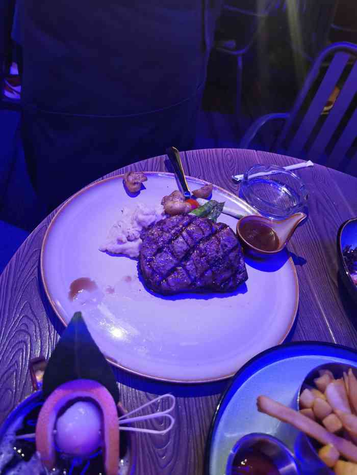 bluefrog蓝蛙(成都远洋太古里店)-"整体来说店在太古里里,价位算适中