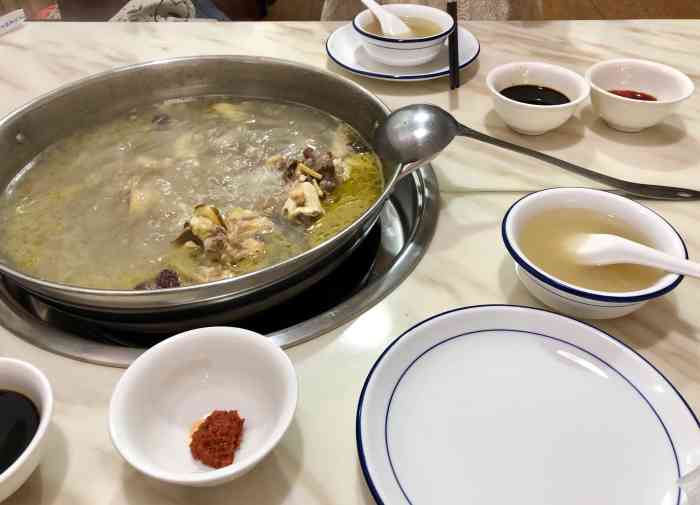 邵氏光头鸡(莱蒙店"鸡特别小,态度也很不好,嫌我们东西点的少.
