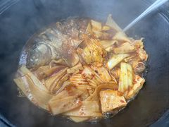 -东北烧烤铁锅炖水库鱼