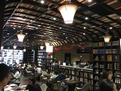 -钟书阁(松江泰晤士小镇店)