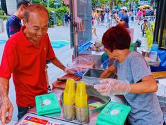 -詹爷爷乌节路街头冰淇淋