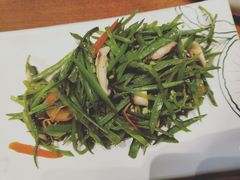 五彩花菇荷兰豆-云海肴·汽锅鸡·云南菜(苏州中心店)