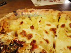 老板娘招牌榴莲披萨-盘炉forenza·云贵川融合小食堂 ( 钟楼中柳巷店)
