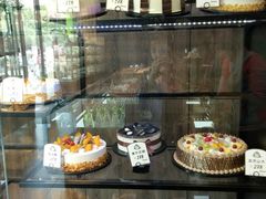 面包甜点陈列柜-红跑车蛋糕世界(清江路店)