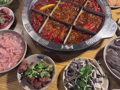 -洞亭火锅(防空洞总店)