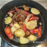 美食烹饪の惹味胡萝卜土豆炖牛腩