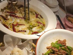 -江渔儿酸菜鱼(映月湖环宇城店)