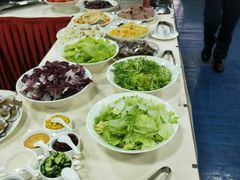 -黄浦江游览十六铺3号码头网红自助餐