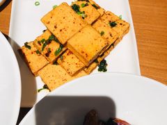 香煎石屏豆腐-一坐一忘云南菜(北京skp店)