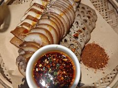 -自己人·宜昌菜(水悦城店)