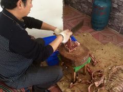 腊排骨切割中-钰洁腊排骨火锅