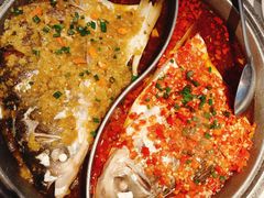 -阿瓦山寨·湘菜现炒·剁椒鱼头王(咸阳总店)