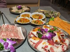 -围炉肉舍丹东海鲜烤肉·烤活鳗(步行街店)