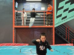 -极限PLAY运动娱乐新世界·团建派对表演休闲馆·室内高空游乐园