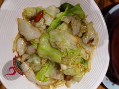 手撕莲花白-老滇山寨•云南特色菜•地方菜•民族风情歌舞表演(金碧店)