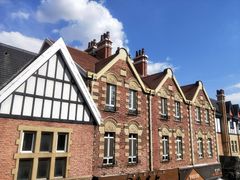 -钟书阁(松江泰晤士小镇店)