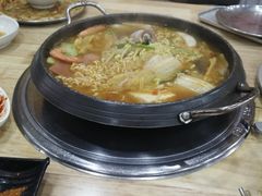 西式韩国部队火锅-牛信亭韩国料理·炭火烤肉(紫藤路店)