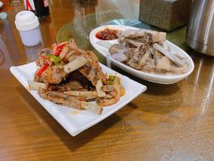 -怡妮新疆风味餐厅(东江湾路店)